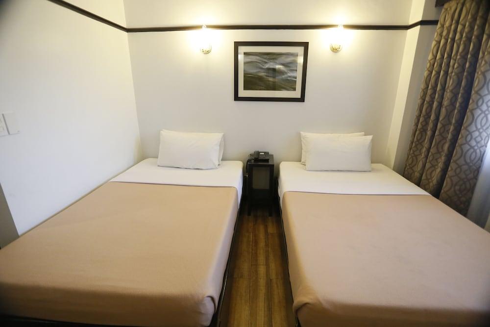 באגויו Venus Parkview Hotel מראה חיצוני תמונה