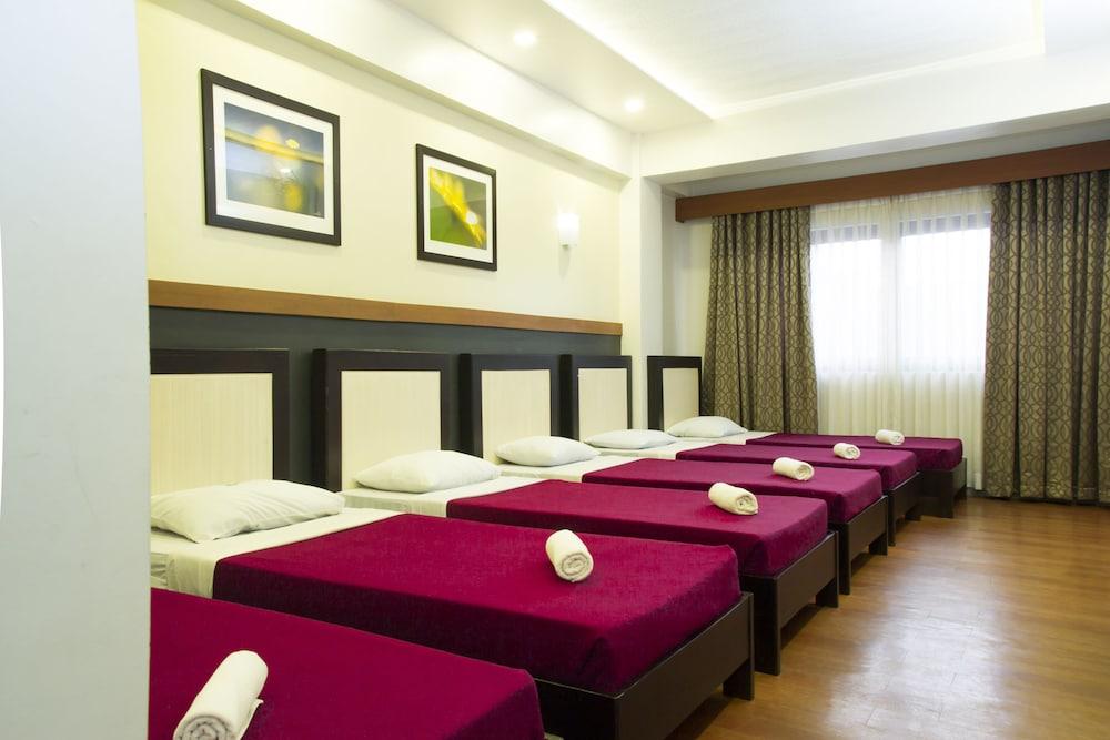 באגויו Venus Parkview Hotel מראה חיצוני תמונה