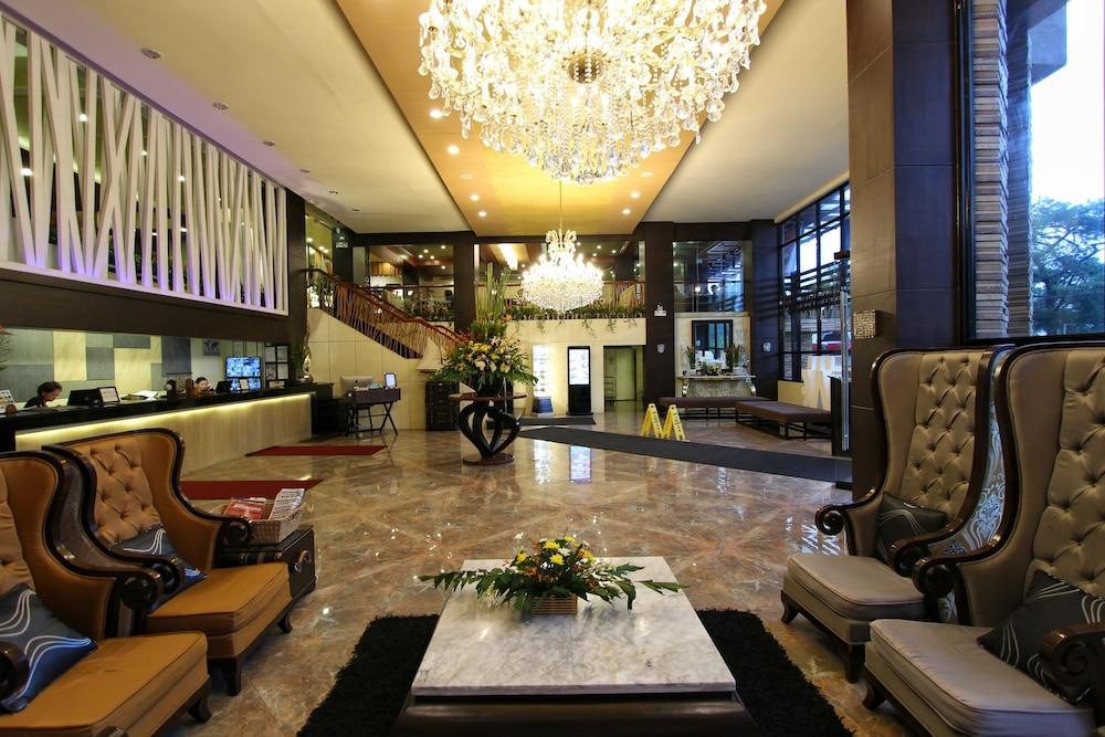 באגויו Venus Parkview Hotel מראה חיצוני תמונה