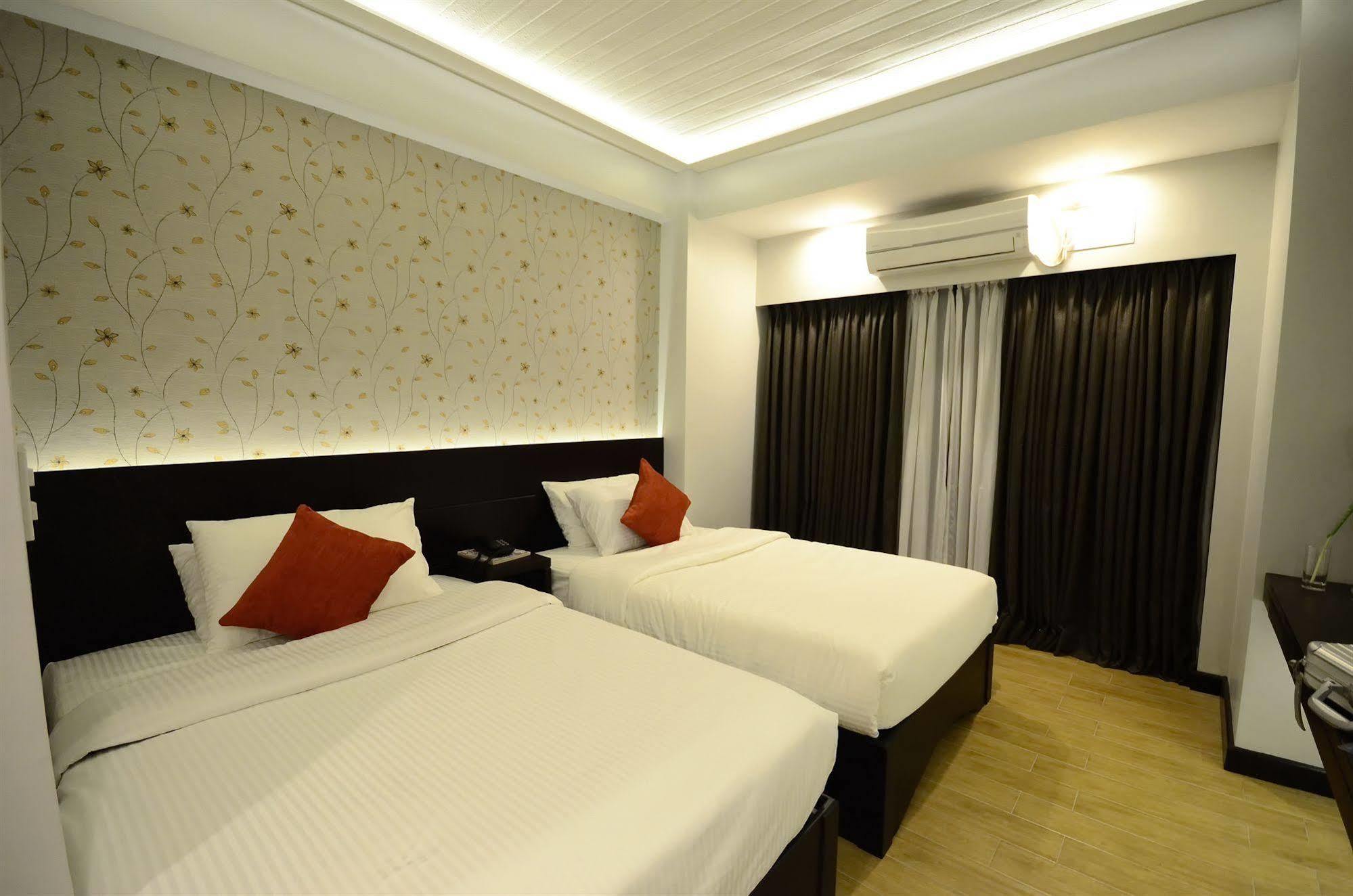 באגויו Venus Parkview Hotel מראה חיצוני תמונה